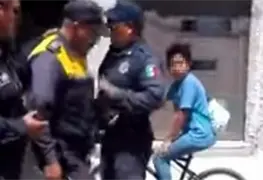Polic&iacute;a dispara a menor que le lanz&oacute; una guayaba | VIDEO