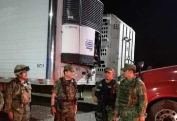 Aseguran tráiler por transportar presuntamente cocaina, sobre la Teapa - Villahermosa