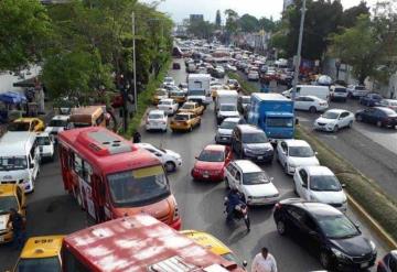 Tráfico pesado en Av. Universidad