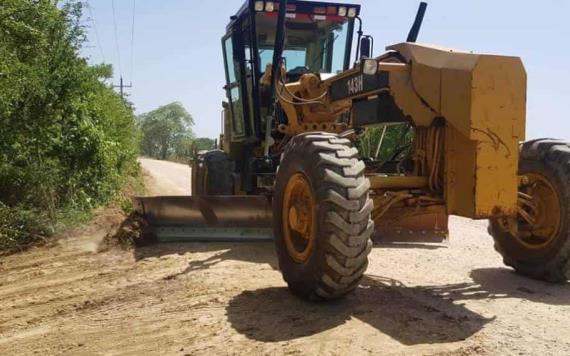 Gobernador cumple compromiso: inició pavimentación de carretera a los pájaros