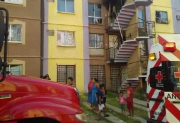 Mujer se lanza desde un tercer piso para escapar de un incendio