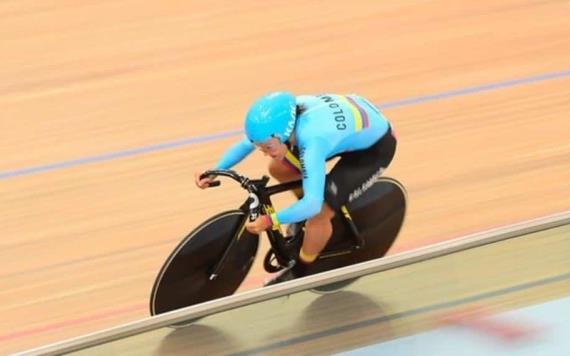 Video: Ciclista colombiana se desmaya tras vencer a mexicana en Lima 2019