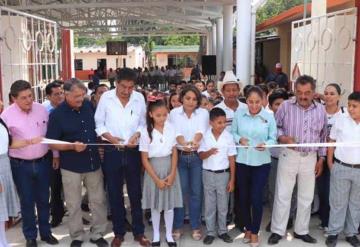 Inauguran nueva barda perimetral en telesecundaria de Comalcalco