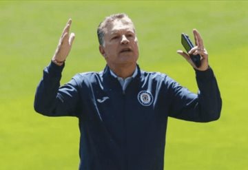 Ricardo Peláez amenaza con salir de Cruz Azul