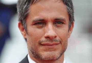 Gael García podría darle vida a "Chespirito" en su bioserie