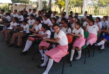 130 jóvenes tienen uniformes gracias a Fundación Contigo es Posible