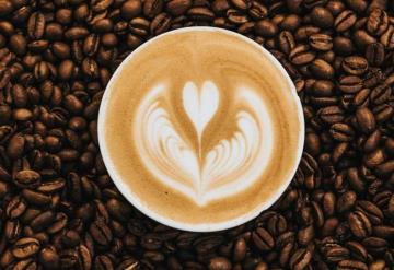 Tomar café podría ayudarte a bajar de peso, según la ciencia