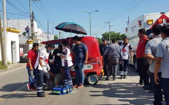 Embisten a pochimovilero, resulta lesionado