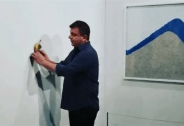 Video: Comen plátano pegado a la pared con valor de 120 mil dólares