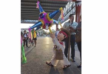 Realizan concurso de piñatas navideñas en Cunduacán