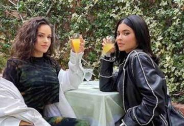 Kylie Jenner y Rosalía se reúnen; su foto enloquece a sus fans