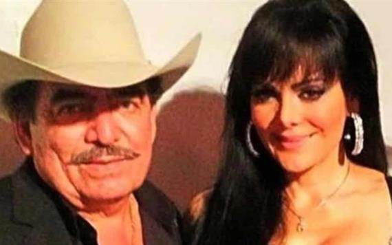 No me gustaría ver a Joan Sebastian con tacones": Maribel Guardia, tras pintura de Emiliano Zapata