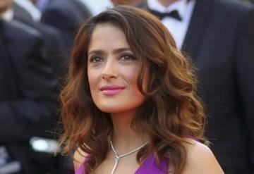 Presume cuerpazo Salma Hayek a sus 53 años