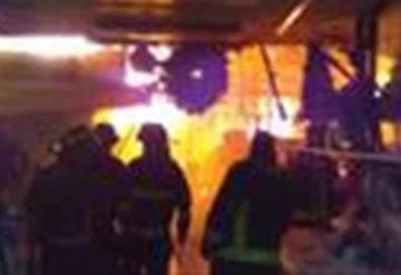 Incendio en Mercado de San Cosme consume más de 300 locales