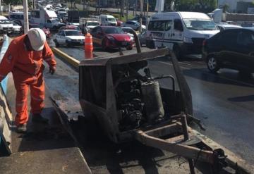 Se quema planta de luz con la que se trabaja en el puente Carrizal 4