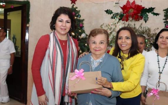 Apapachan a abuelos de la ´casa del árbol´ de Villahermosa