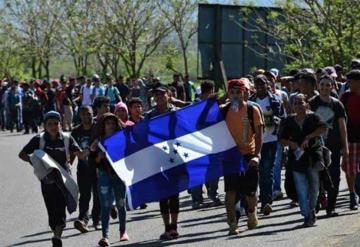 Caravana de migrantes hondureños avanza a México; ya cruzó hacia Guatemala