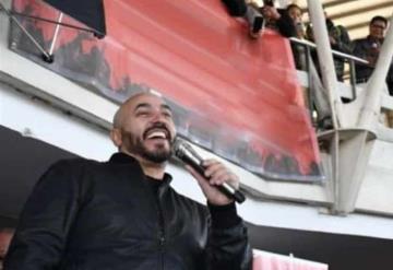 Lupillo Rivera sorprende en el metro de la CDMX