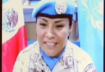 Orgullo de México en África; mujer del ejército mexicano