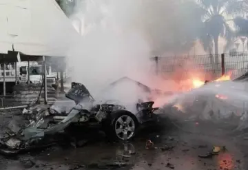 Explotan coche bomba afuera de cuartel de la Guardia Nacional en Guanajuato