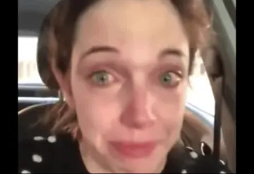 "Quédate en tu casa, tú que puedes", pide médica entre lágrimas