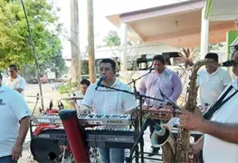 M&aacute;s m&uacute;sica por Enferiados
