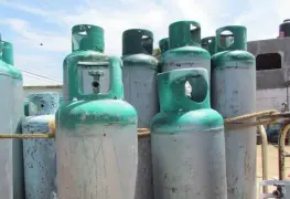 Le vendieron tanque de gas vacío a abuelita en Balancán