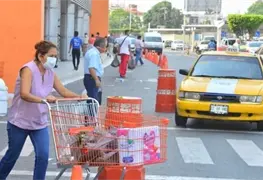 Cierre de actividades comerciales no es decreto gubernamental; 3 ayuntamientos s&iacute; ordenan cierre