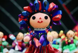 Continúan los trueques, artesanos cambian sus trabajos por despensas