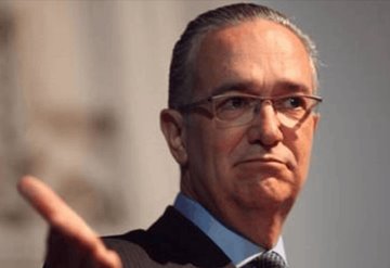 ¿Quedarse encerrados hasta que el gobierno les diga que pueden salir?, cuestiona Ricardo Salinas