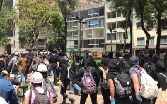 Mujeres marchan por Melanie la joven brutalmente golpeada por policías