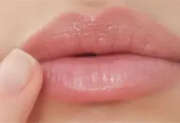 Olv&iacute;date de los labios resecos