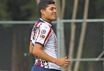 Tabasqueño debuta como delantero con  Chivas