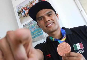 Atleta tabasqueño cambia actividades durante pandemia; emprende en la producción de limón