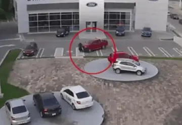 VIDEO: Pareja es asaltada y deciden hacer justicia por su propia mano