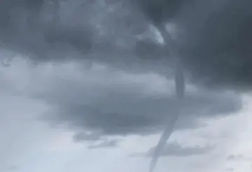 Captan tromba marina en Puerto Escondido