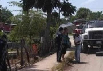 Bloquean carretera Jalapa-Macuspana