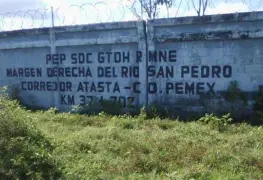 ¡Peligro en Jonuta!; Explota línea de Pemex y causa fuga de gas