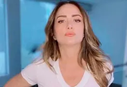 Trasladan a Andrea Legarreta en cápsula Covid