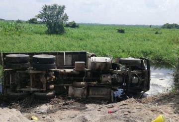 Volteo impacta a transporte público en Jalapa