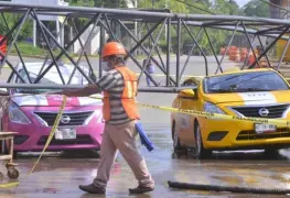 Cierran paso de manera indefinida por accidente ocurrido en la primera etapa del distribuidor vial