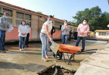 Tres nuevas obras educativas inicia la alcaldesa de Comalcalco Lorena Méndez Denis