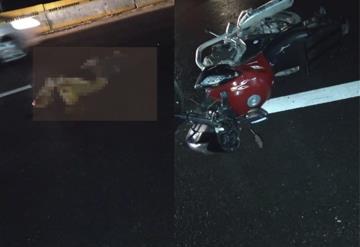 Fallece motociclista al embestir a ciclista en la carretera Paraíso-Comalcalco