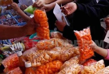 Diputados buscan eliminar alimentos chatarra de las escuelas