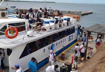 Evacuan Isla Holbox ante la inminente llegada del Huracán Delta