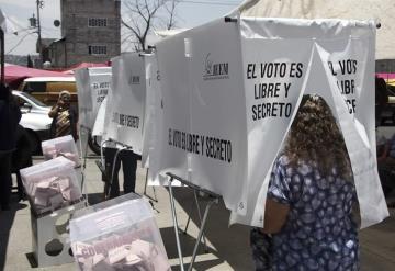 ´Consulta no cuesta ocho mil millones´, afirma López Obrador