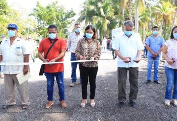 Gobierno de Comalcalco inicia construcción de calle e inaugura puente en comunidades rurales