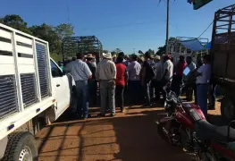 Campesinos bloquean accesos a Balancán; piden rehabilitación de caminos