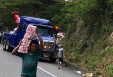 Saquean tráiler con productos lácteos