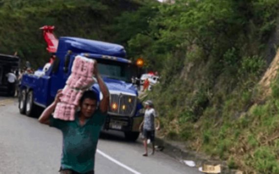 Saquean tráiler con productos lácteos